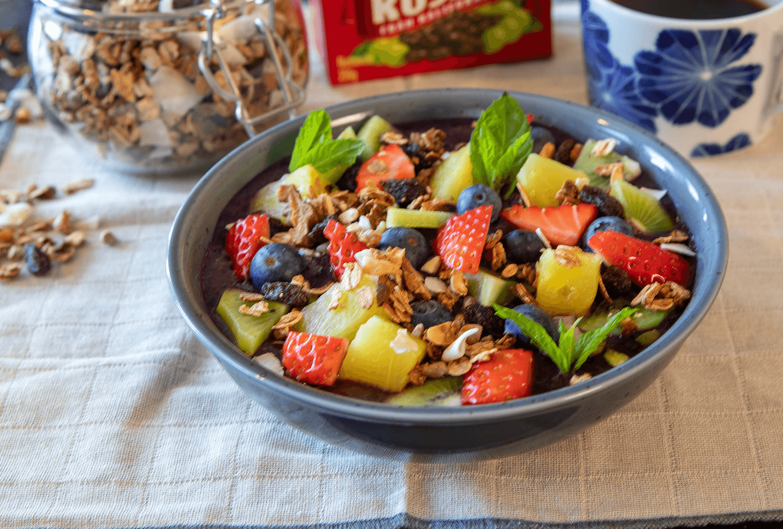 Sun-Maid smoothiebowl med granola recept